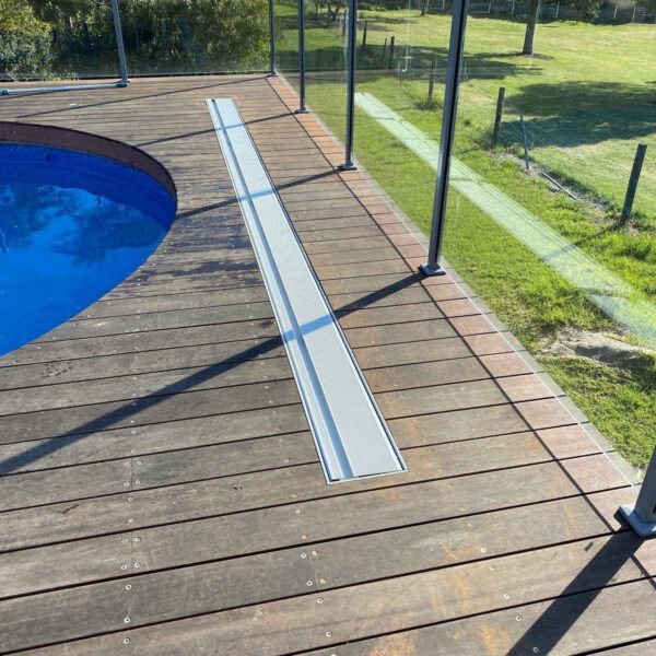 Daisy Deck Mount Pool Cover Roller
